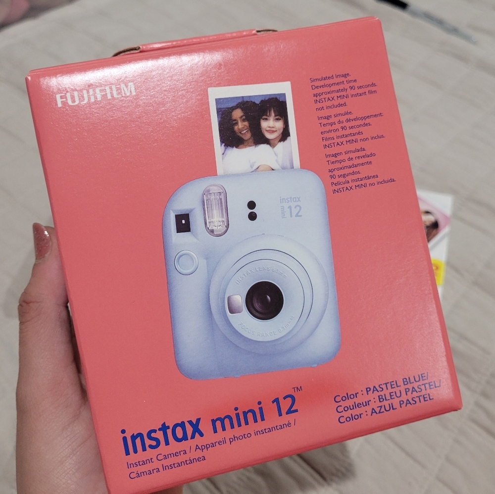 Brand New Fujifilm Instax Mini 12 Instant Camera - Pastel Blue - Picture 2 of 10